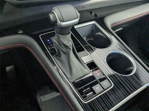 Used 2025 Toyota Sienna XSE image 21