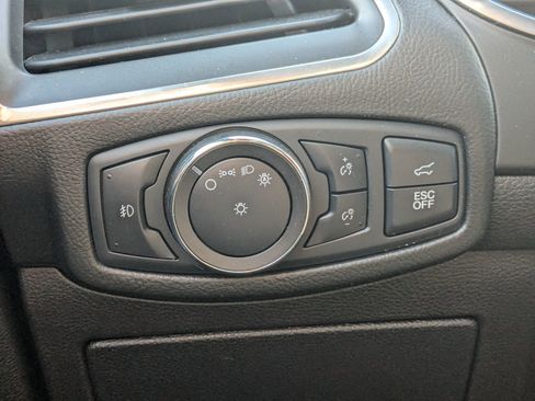 Used 2020 Ford Edge ST image 21