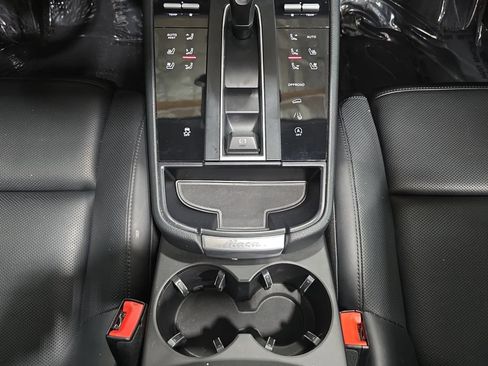 Certified 2023 Porsche Macan AWD/4WD image 20