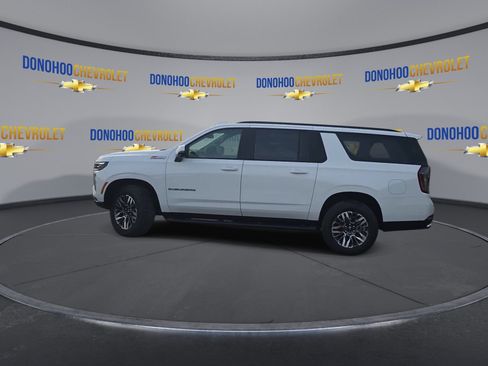 New 2026 Chevrolet Suburban Z71 w/ Comfort Package AWD/4WD image 9