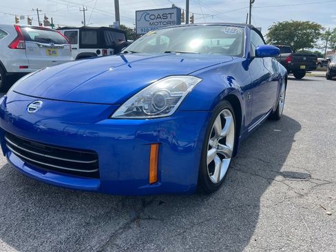 Used 2006 Nissan 350Z Touring RWD image 7