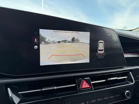 Certified 2024 Kia Niro EX FWD image 30