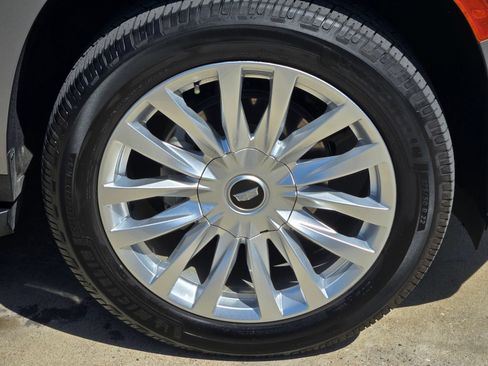 Used 2023 Cadillac Escalade ESV Luxury RWD image 7