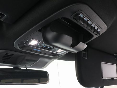 Used 2025 Ford F350 Platinum image 17