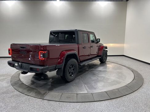 Used 2021 Jeep Gladiator Willys image 6