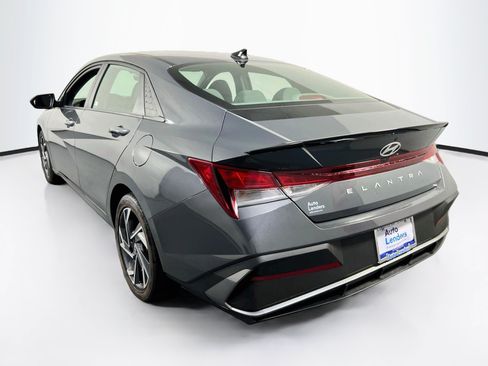 Used 2025 Hyundai Elantra Sport FWD image 7
