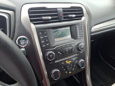 Used 2018 Ford Fusion S FWD image 25