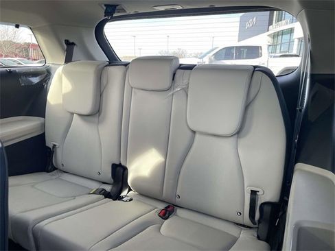 New 2026 Kia Carnival EX image 3