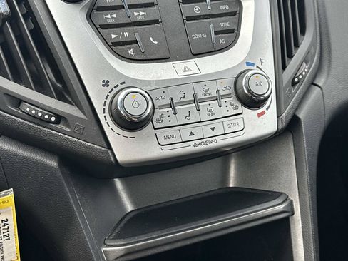 Certified 2017 Chevrolet Equinox Premier w/ Enhanced Convenience Package AWD/4WD image 27