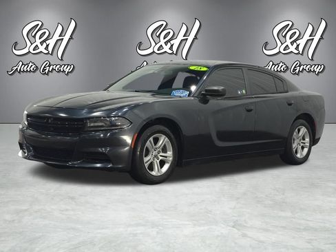 Used 2018 Dodge Charger SXT RWD image 12