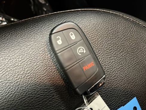 Used 2025 Jeep Compass Limited AWD/4WD image 38