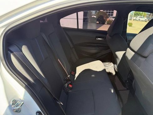 Used 2022 Toyota Corolla SE FWD image 12