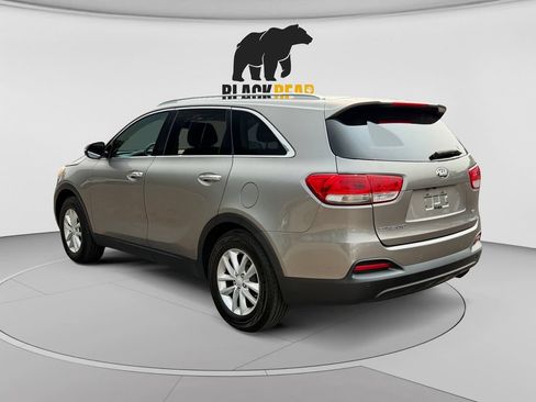 Used 2016 Kia Sorento FWD w/ LX Convenience Package image 5
