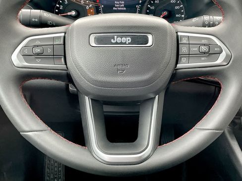 Used 2024 Jeep Compass Trailhawk AWD/4WD image 10