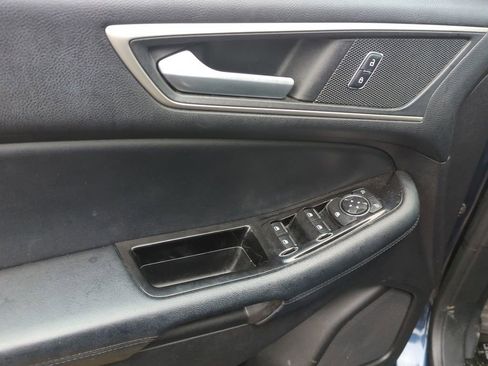 Used 2017 Ford Edge SEL w/ Equipment Group 201A AWD/4WD image 9