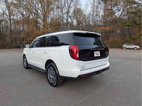 Certified 2025 Ford Expedition Active image 11