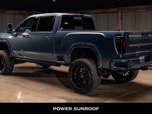 Used 2025 GMC Sierra 2500 Denali Ultimate image 7