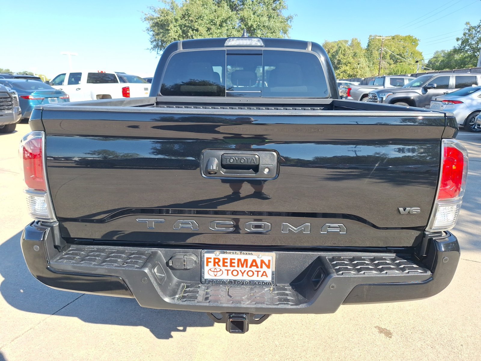Used 2023 Toyota Tacoma TRD Off-Road w/ Technology Package AWD/4WD image 5