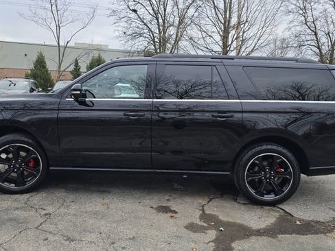 Used 2022 Ford Expedition Max Limited image 14