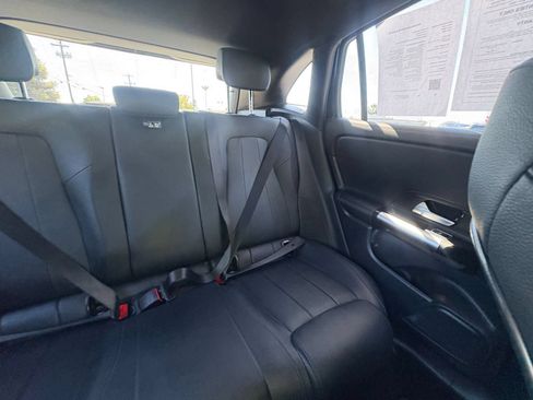 Used 2025 Mercedes-Benz GLA 250 image 38