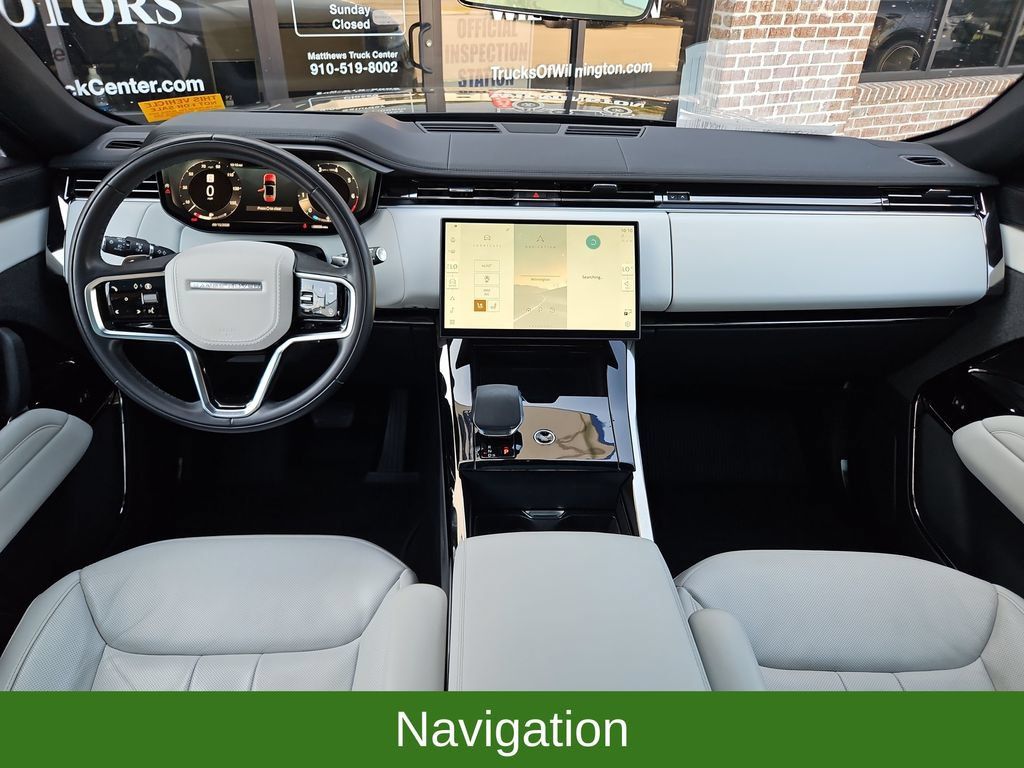 Used 2024 Land Rover Range Rover Sport SE AWD/4WD image 9