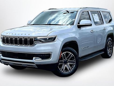 Used 2022 Jeep Wagoneer Series III RWD image 3