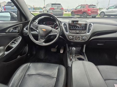 Used 2016 Chevrolet Malibu LT w/ Leather Package FWD image 13