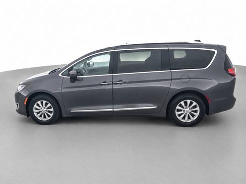 Used 2018 Chrysler Pacifica Touring-L w/ Premium Audio Group FWD image 8