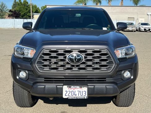 Used 2023 Toyota Tacoma TRD Off-Road w/ Advanced Technology Package AWD/4WD image 2
