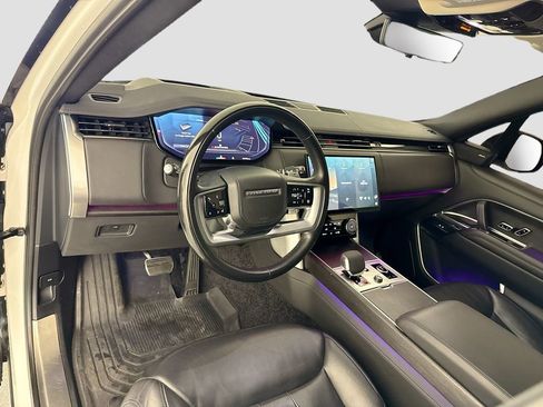 Used 2023 Land Rover Range Rover Long Wheelbase SE image 9