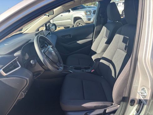 Used 2025 Toyota Corolla LE image 25