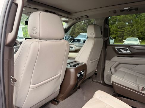 Used 2022 GMC Yukon SLT AWD/4WD image 26