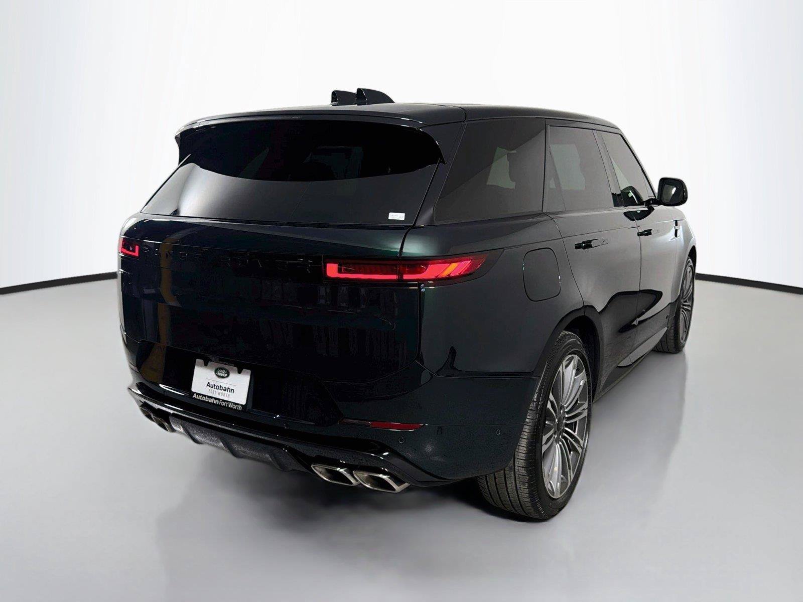 New 2027 Land Rover Range Rover Sport Dynamic SE AWD/4WD image 5