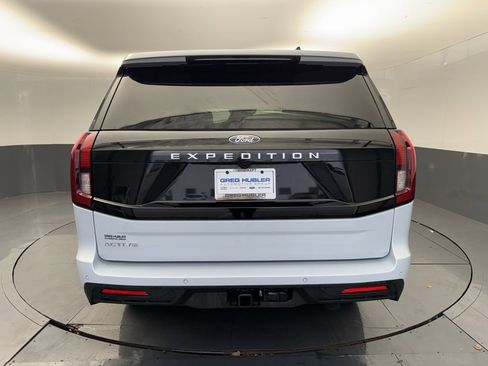 New 2025 Ford Expedition Active image 11
