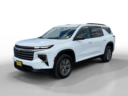 Used 2025 Chevrolet Traverse LT AWD/4WD image 1