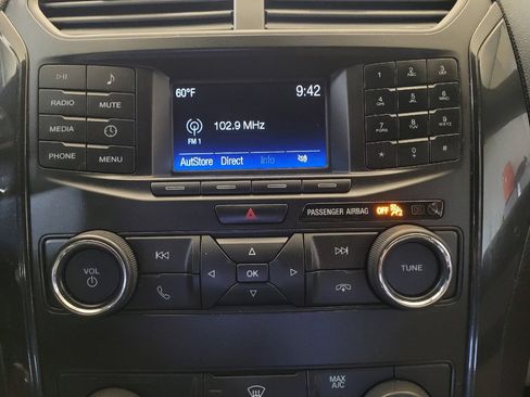 Used 2018 Ford Explorer FWD image 25