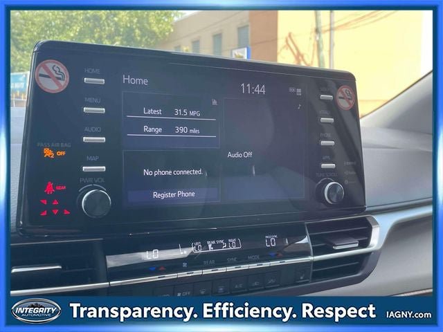 Used 2024 Toyota Sienna XLE FWD image 28