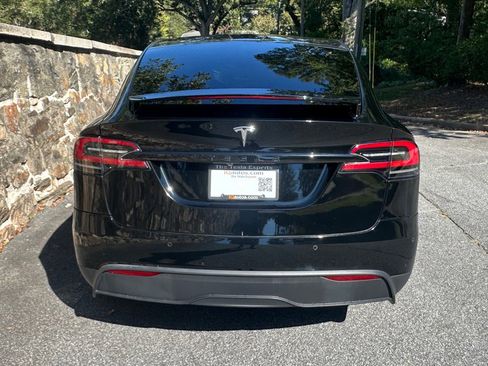 Used 2022 Tesla Model X image 9