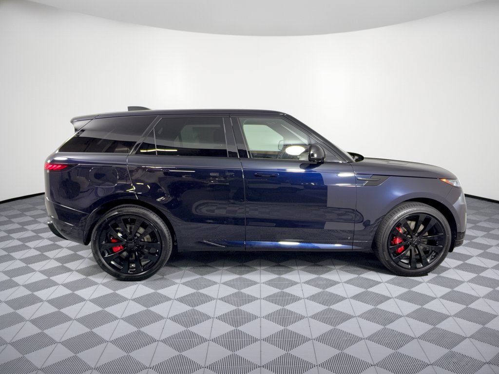 New 2027 Land Rover Range Rover Sport Dynamic SE AWD/4WD image 8