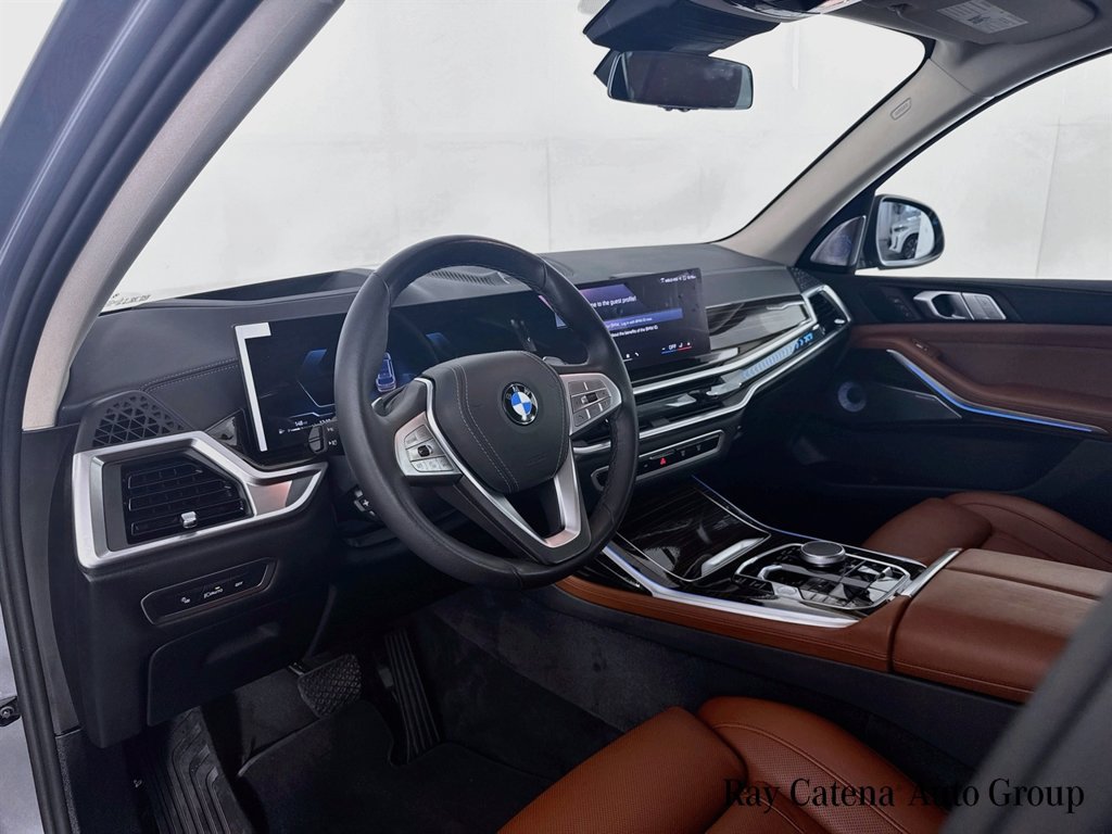 Used 2026 BMW X7 xDrive40i w/ Premium Package AWD/4WD image 9