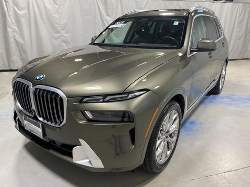 Used 2025 BMW X7 xDrive40i w/ Climate Comfort Package image 1