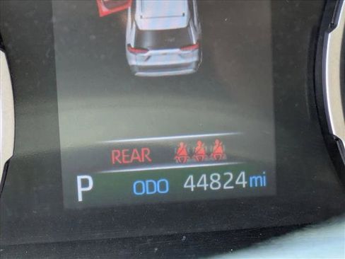 Used 2022 Toyota RAV4 SE w/ Convenience Package AWD/4WD image 11