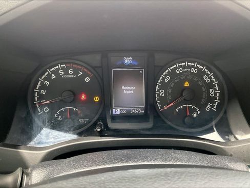 Used 2018 Toyota Tacoma SR w/ SR Convenience Package RWD image 26