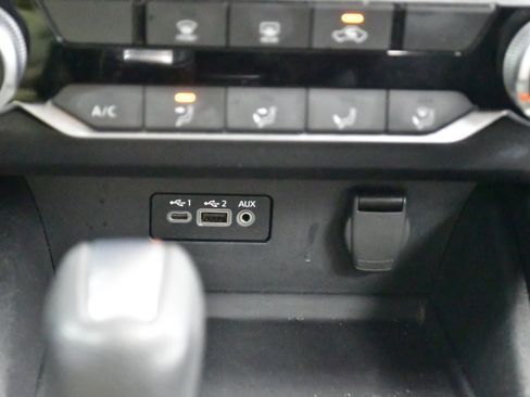 Used 2025 Nissan Altima 2.5 SV FWD image 27