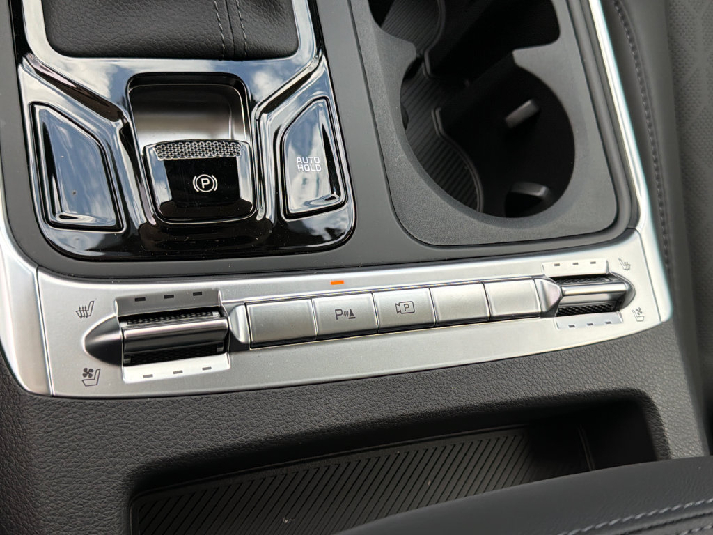 New 2027 Kia Carnival SX w/ Dark Edition Package FWD image 32