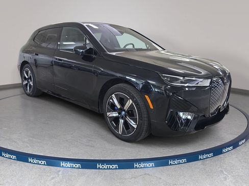 Used 2024 BMW iX xDrive50 w/ Sport Package AWD/4WD image 4