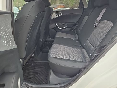 Used 2024 Kia Soul LX image 17