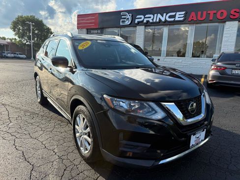 Used 2020 Nissan Rogue SV image 1