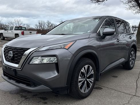 Used 2023 Nissan Rogue SV image 4