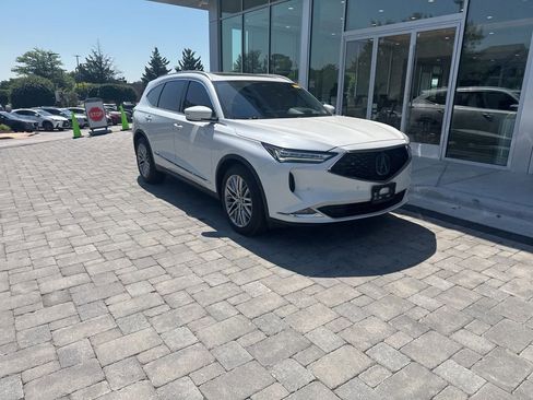 Used 2023 Acura MDX SH-AWD w/ Advance Package image 3